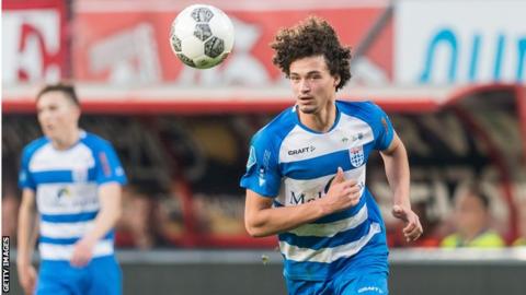 Man City sign Dutch youth international Sandler