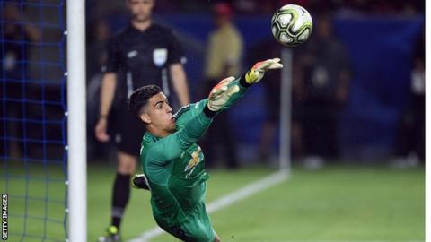 Man Utd keeper Pereira joins Vitoria Setubal on loan