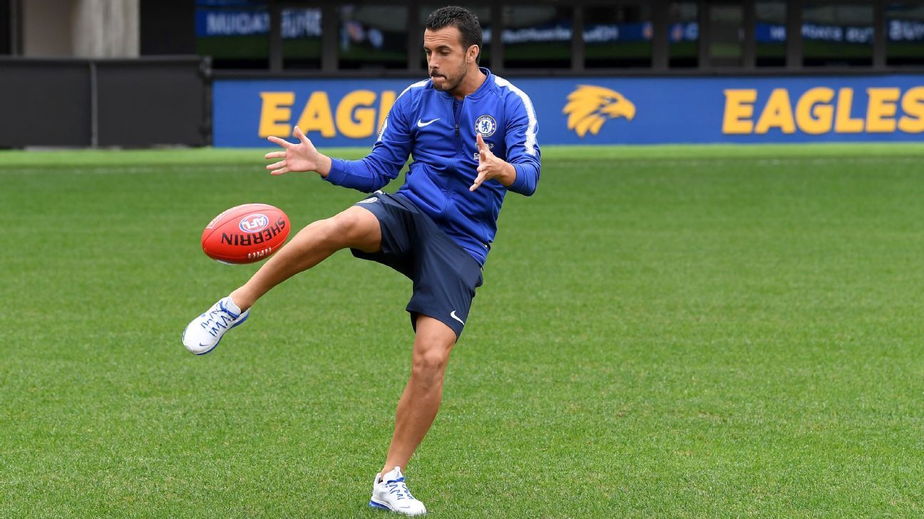 Pedro signs Chelsea contract extension until 2020