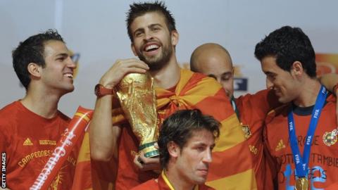 Spain's Pique confirms international retirement