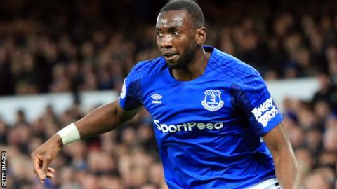Yannick Bolasie: Aston Villa 'close' to agreeing deal to sign Everton winger on loan