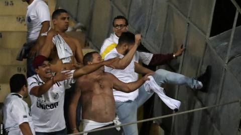 Santos fans force match to be abandoned after 0-0 became 3-0 before kick-off