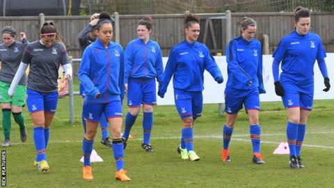Zaha makes donation to Crystal Palace Ladies