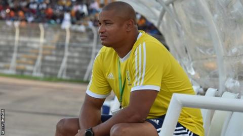 Arsenal striker Aubameyang's dad named joint Gabon manager