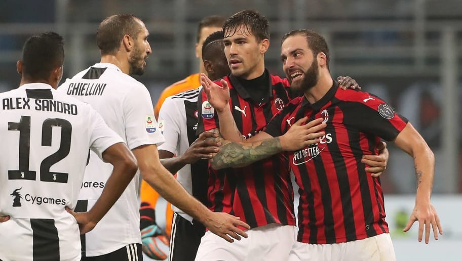Gonzalo Higuain Continues to Criticise Referee in 'Apology' for Red Card Against Juventus