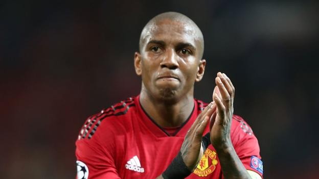 Ashley Young: Manchester United in talks to extend right-back's contract