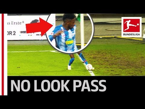 The Cheekiest Assist So Far - The Perfect No-Look Pass