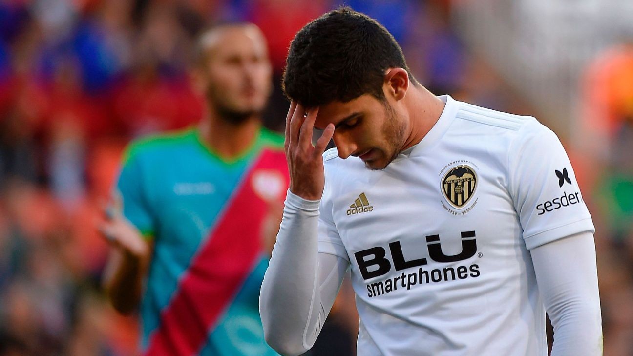 Valencia's Goncalo Guedes out two months after abdomen surgery