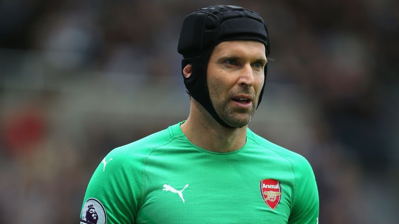 Chelsea to hold talks with Cech over post-retirement return - sources
