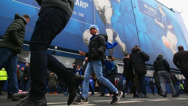 Safe standing: Supporters' groups back Everton's Bramley-Moore Dock plans