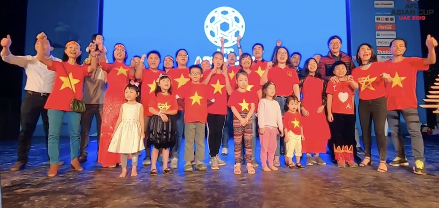 Young Vietnamese musicians charm the crowd at UAE 2019 fan zone