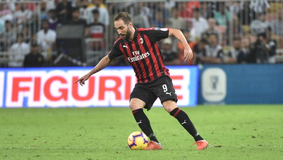 Milan Assistant Coach Casts Doubt on Gonzalo Higuain's Proposed Chelsea Move