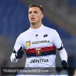 LAZIO having a run at Genoa flankman LAZOVIC