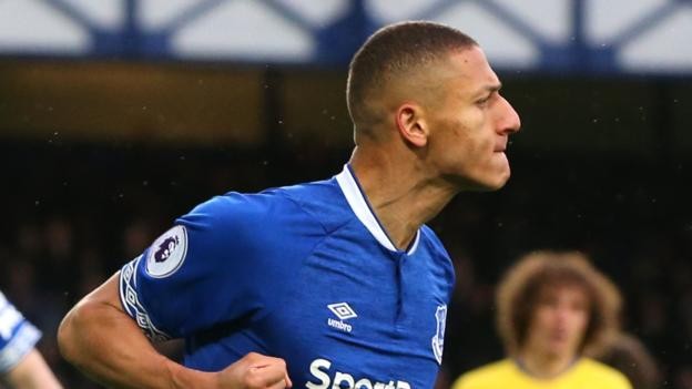 Everton dent Chelsea's top-four hopes