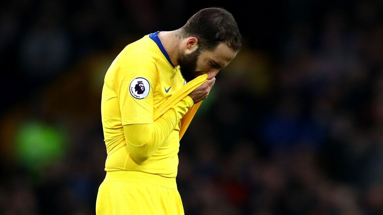 Chelsea's Sarri admits Higuain struggles: 'He can do more'