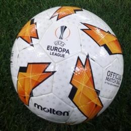AZ ALKMAAR - Eyes on St. Pauli playmaker NEUDECKER