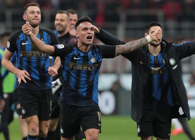 INTER DO WORK IN THE GYM AND OUT ON THE PITCH AS TRAINING RESUMES