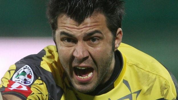 Sebastien Frey: Virus 'nearly kills' ex-France & Fiorentina goalkeeper