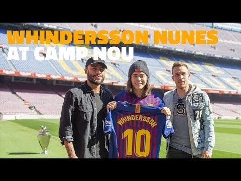 Whindersson Nunes com Arthur e Rafinha no Camp Nou