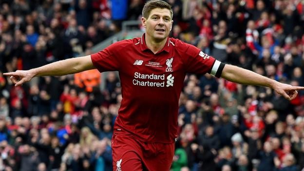 Liverpool: Steven Gerrard 'has one eye' on Reds' Premier League title bid