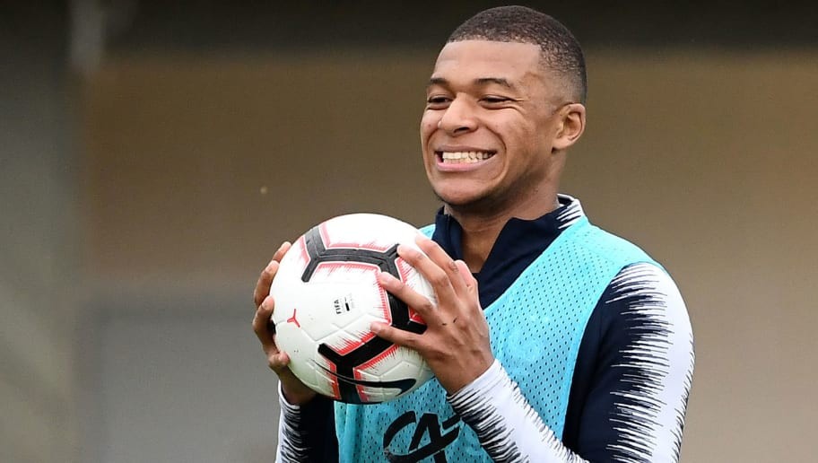 Kylian Mbappe Has 'Informed Zinedine Zidane' That He Wants to Join Real Madrid