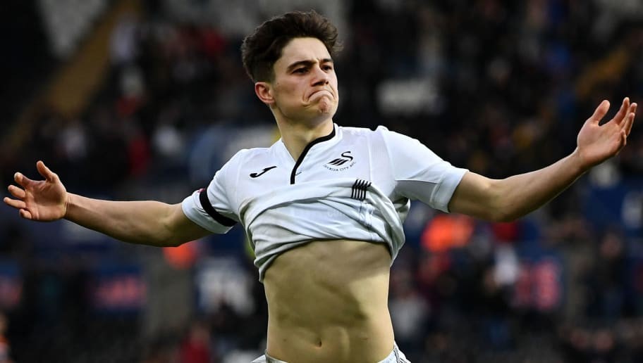 Daniel James Arrives for Medical Ahead of £15m Move to Manchester United