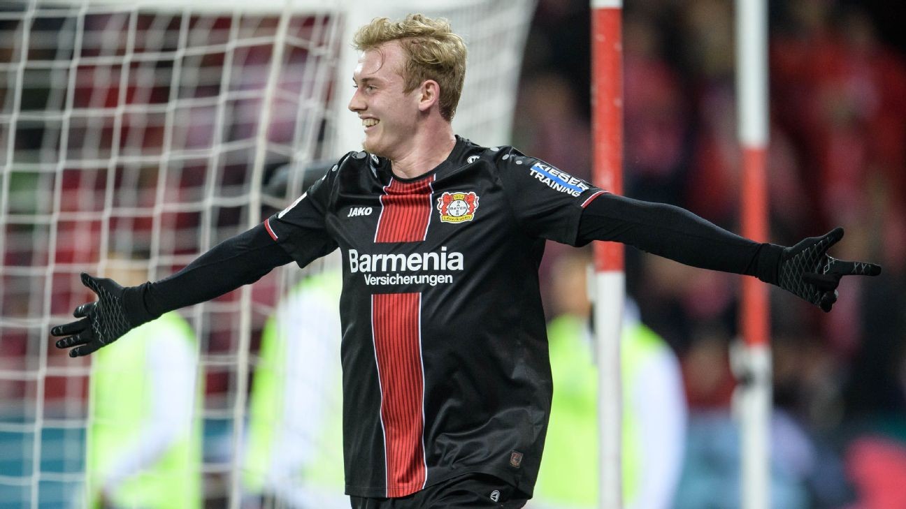 Borussia Dortmund sign Brandt from Leverkusen