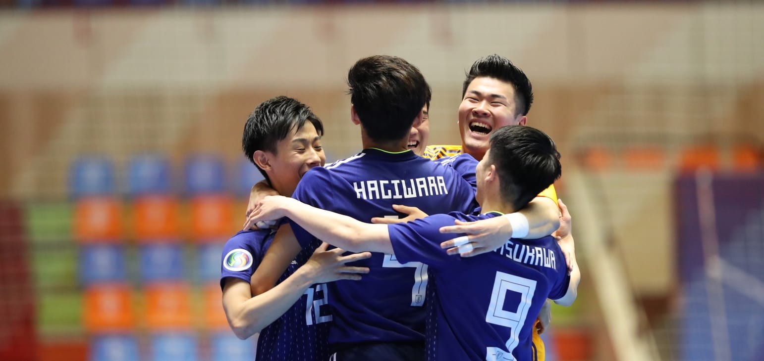 Japan see off Iraq for last four spot