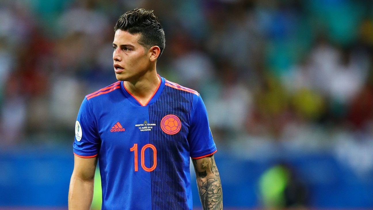 Napoli want James, Lozano alternative - owner