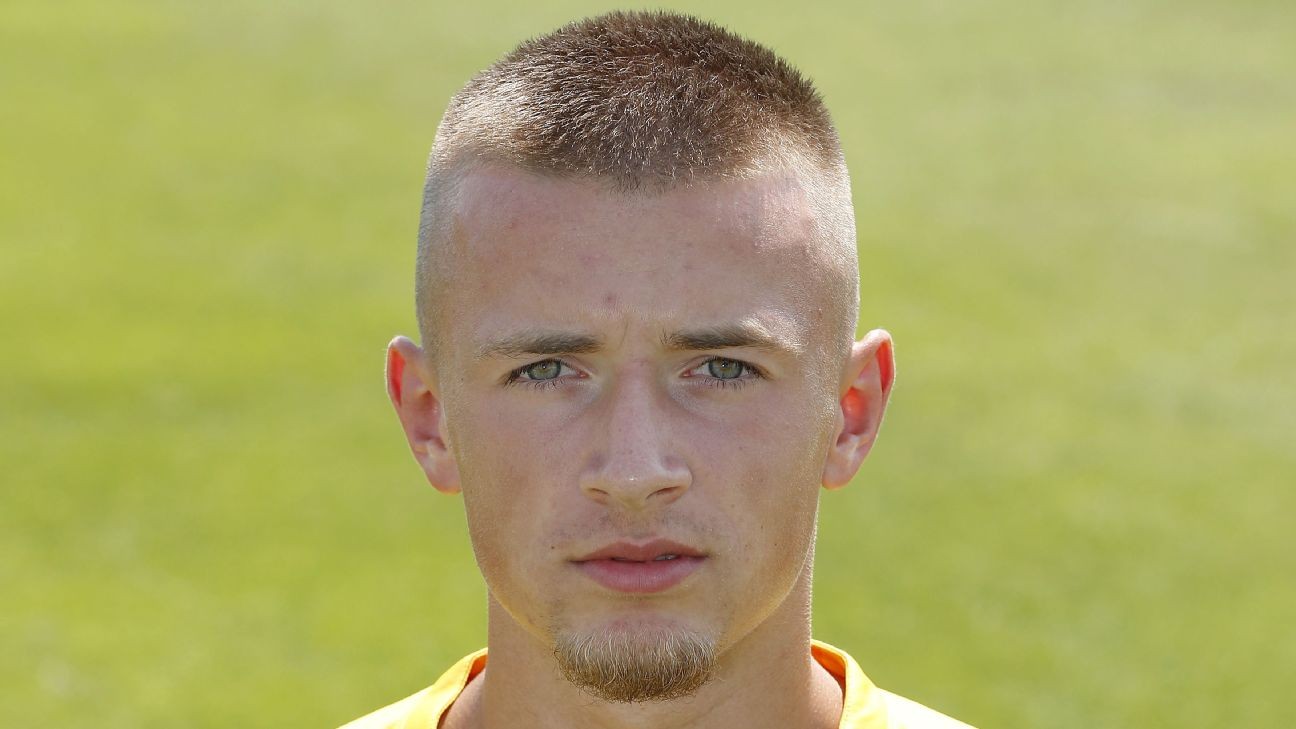 Barca set ¬100m release clause for agent's son