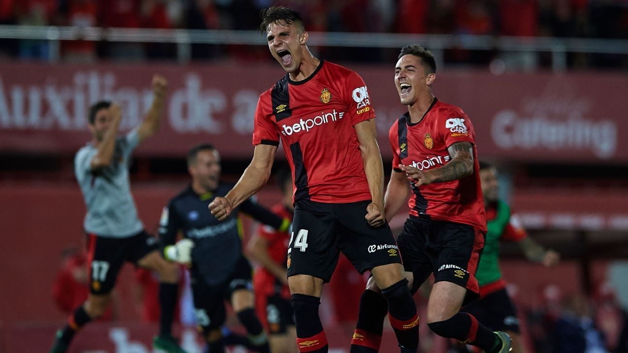 Mallorca shock Depor to win promotion to La Liga
