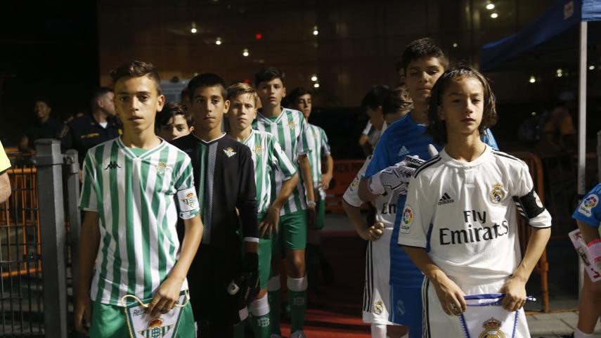 Spectacular floodlit football in New York