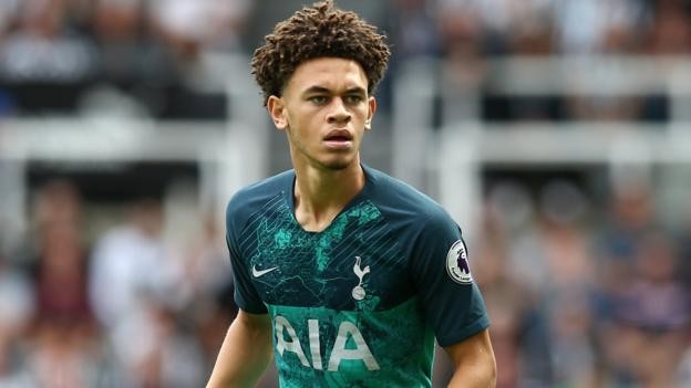 Luke Amos: Tottenham Hotspur loan midfielder to QPR for the season