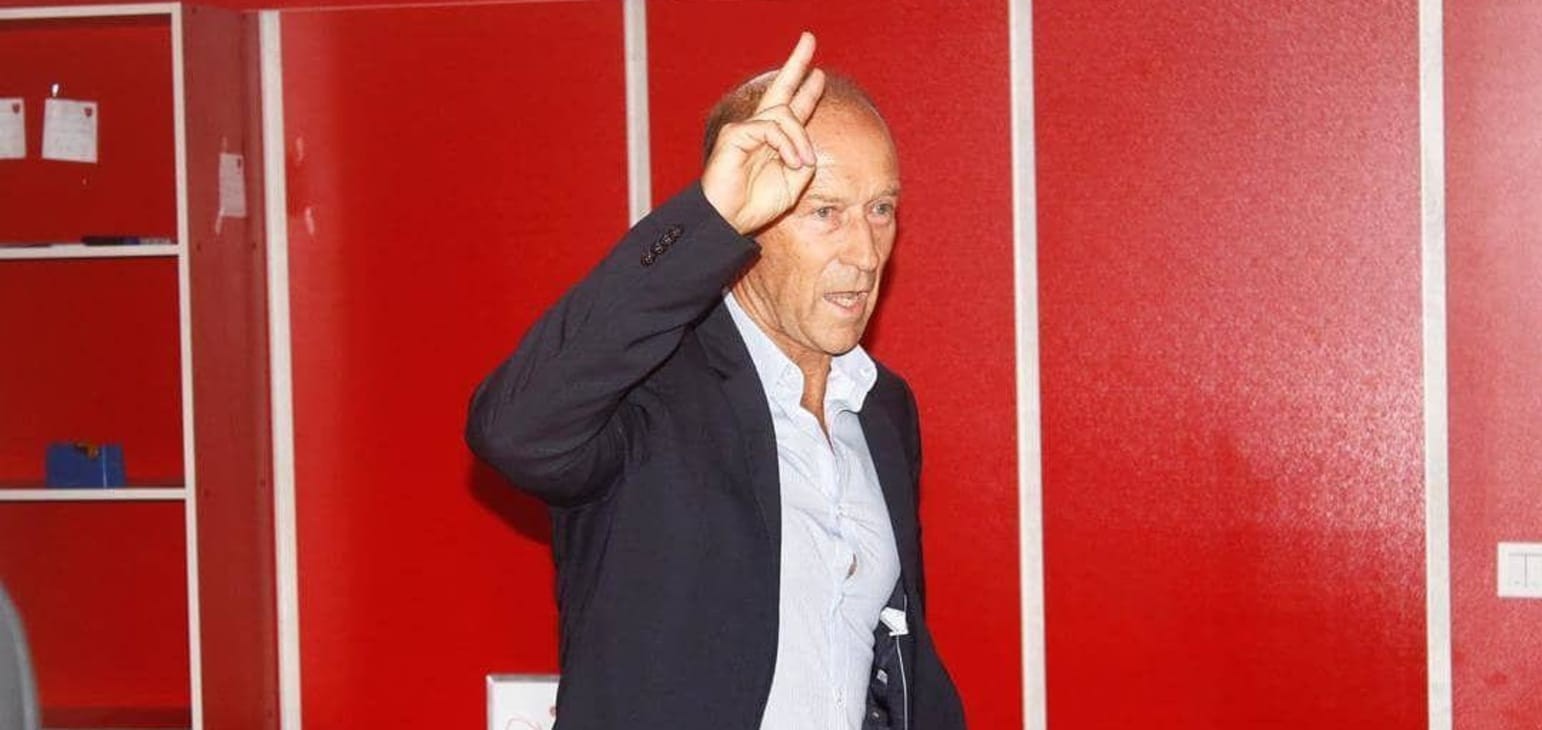 Persepolis place trust in Argentine Calderon