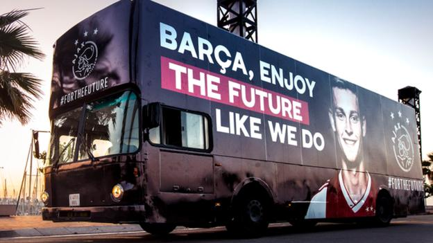 Frenkie de Jong: Ajax hire bus to thank Barcelona-bound player