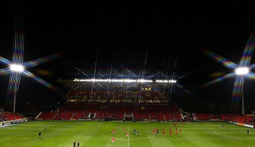 McGree back with Reds in new deal