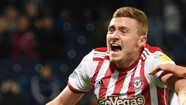 Lewis MacLeod: Wigan Athletic sign former Brentford midfielder