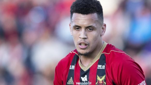 Ravel Morrison signs one-year deal at Sheffield United