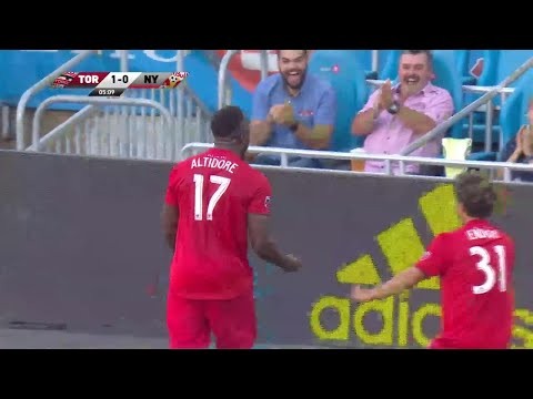 Stunning backheel goal by Jozy Altidore