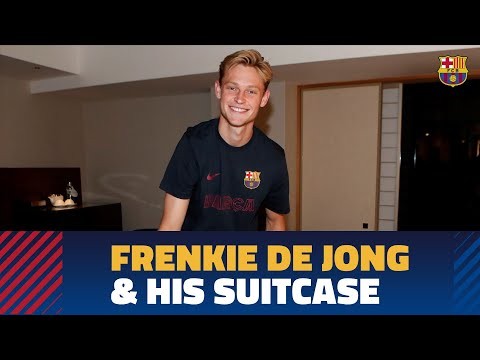 What's in De Jong's case?