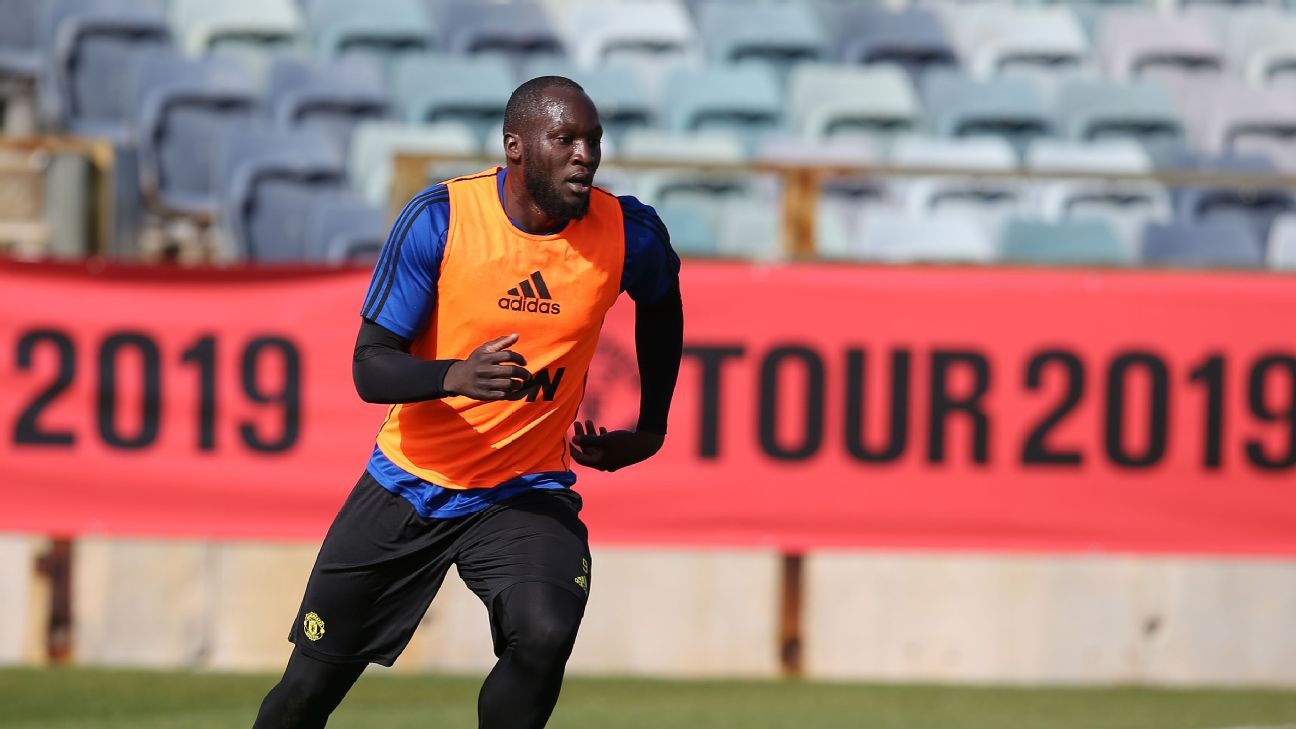 Lukaku left out of Utd squad amid Inter links