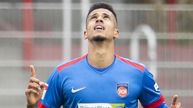 Cardiff City: Striker Robert Glatzel signs for Bluebirds