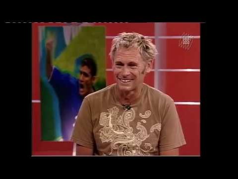 Damien Lovelock's Fan's Corner - 29 September 2002 - The World Game