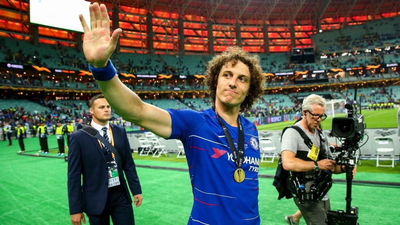 Sources: Luiz refuses to train, wants Arsenal move