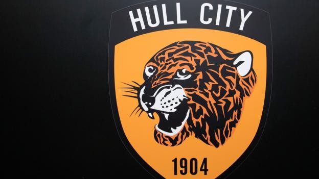 Hull City: EFL apologises to fan who claimed he was asked to stop texting during game