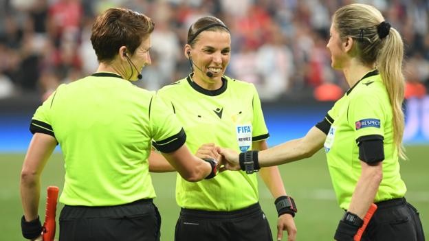 Stephanie Frappart: History-making referee praised for Super Cup performance