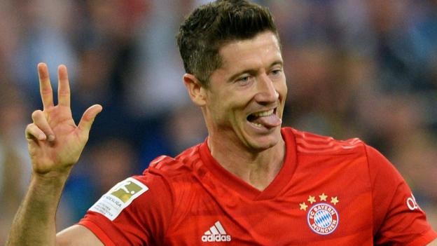 Schalke 0-3 Bayern Munich: Robert Lewandowski scores hat-trick