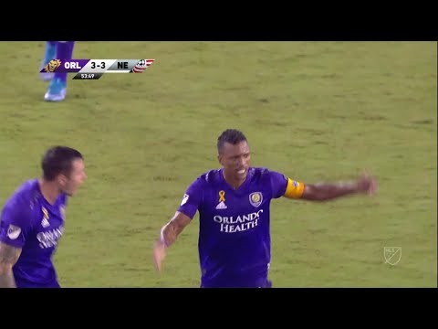 Nani with a sick Cruyff turn and finish from outside the box!