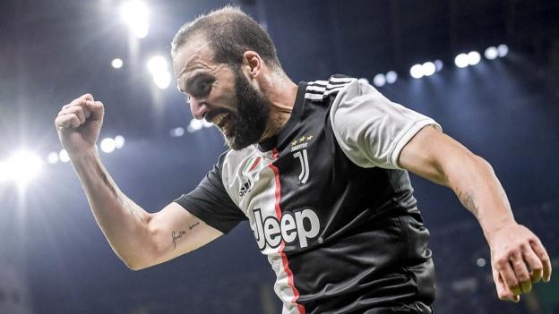 Inter Milan 1-2 Juventus: Late Gonzalo Higuain winner sends champions top