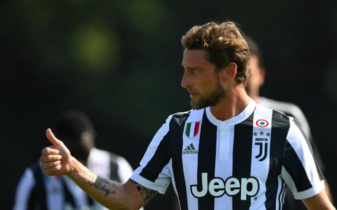 Juventus stalwart admits to weighing up Chelsea and Manchester United approaches